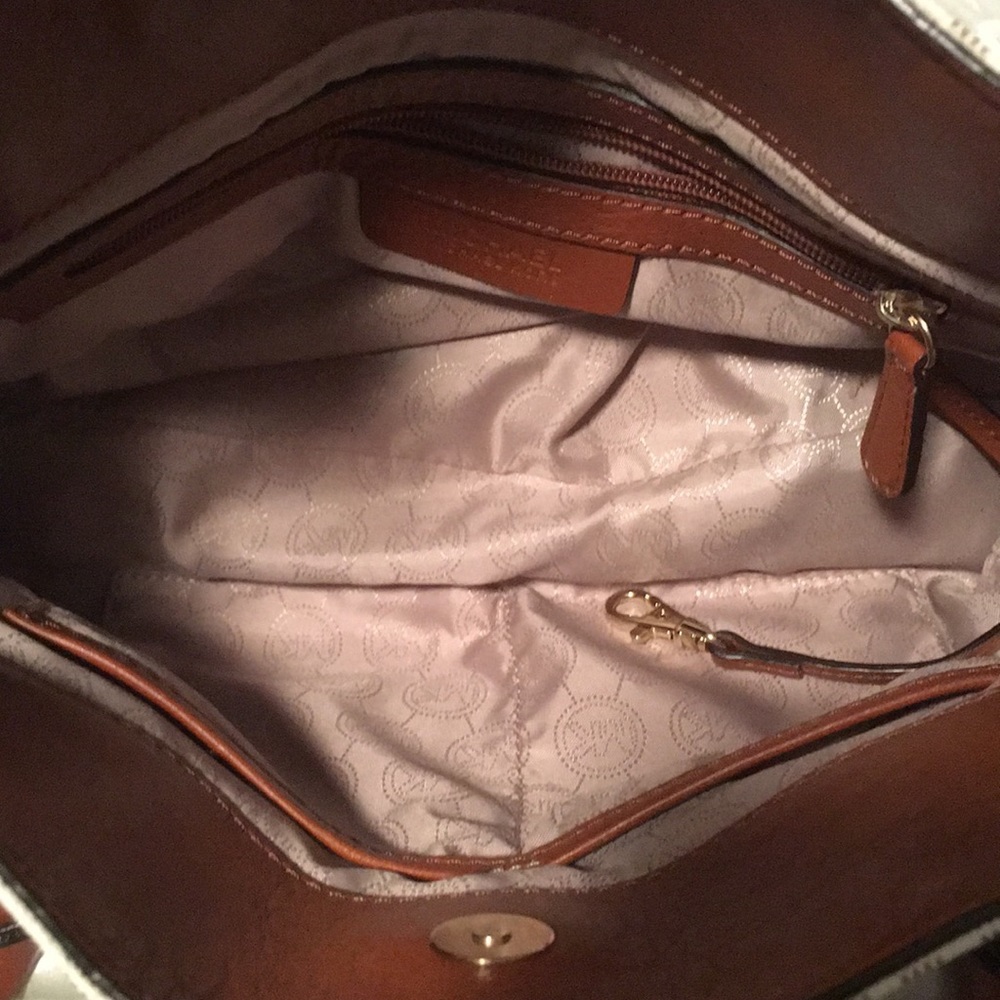 MK Hamilton Bag - Picture 3 of 3